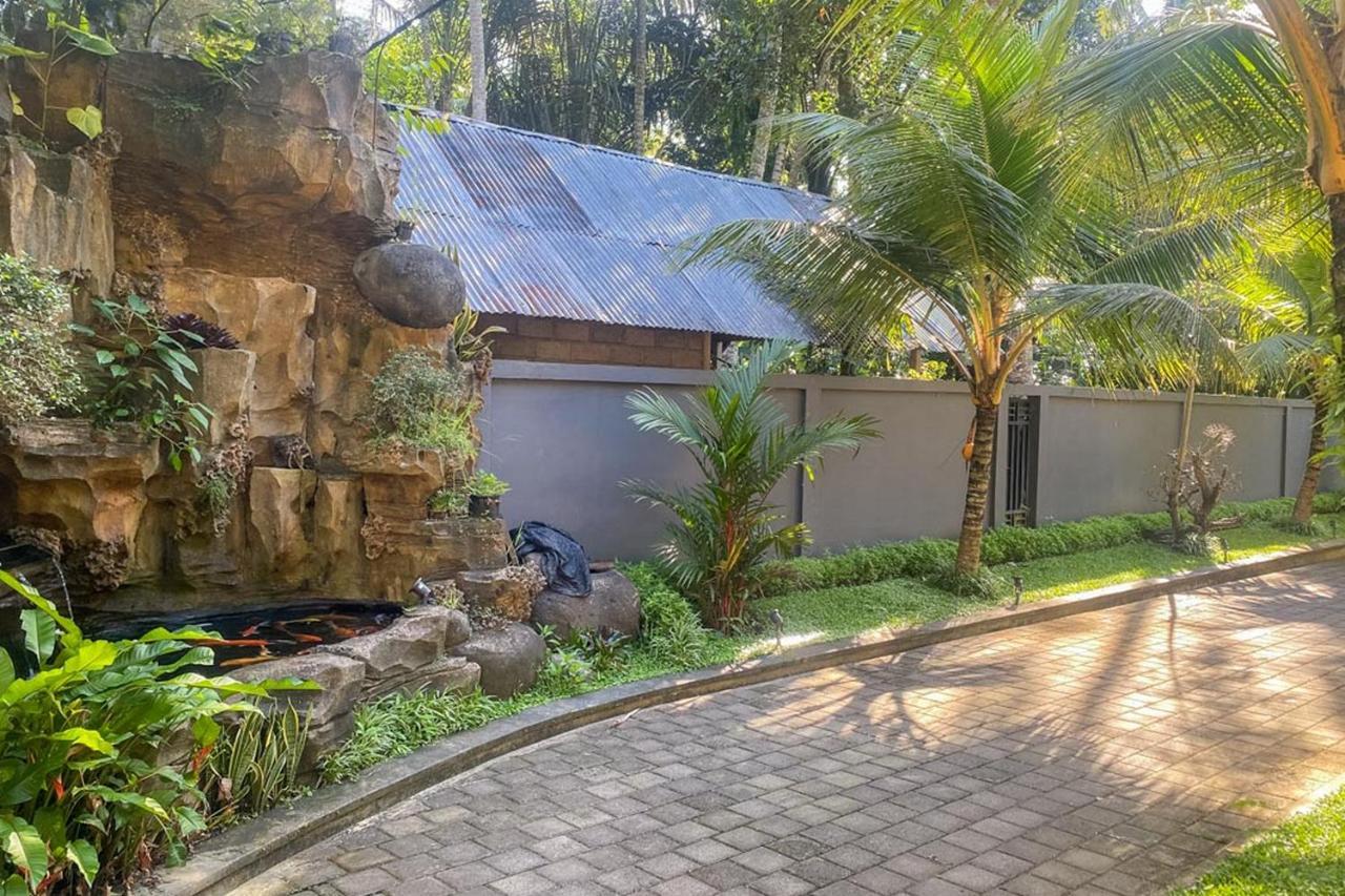 Puri Radent Ubud Redpartner تيغالالانغْ المظهر الخارجي الصورة
